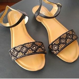 7.5 black and Brown wood beaded sandals